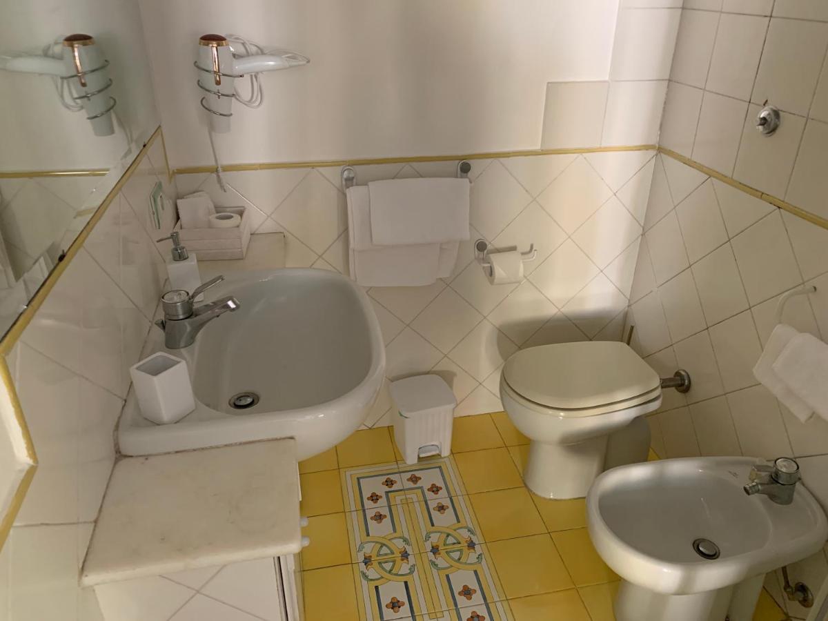 Le Stanze Di Sissi - Luxury Suites Napoli Ngoại thất bức ảnh