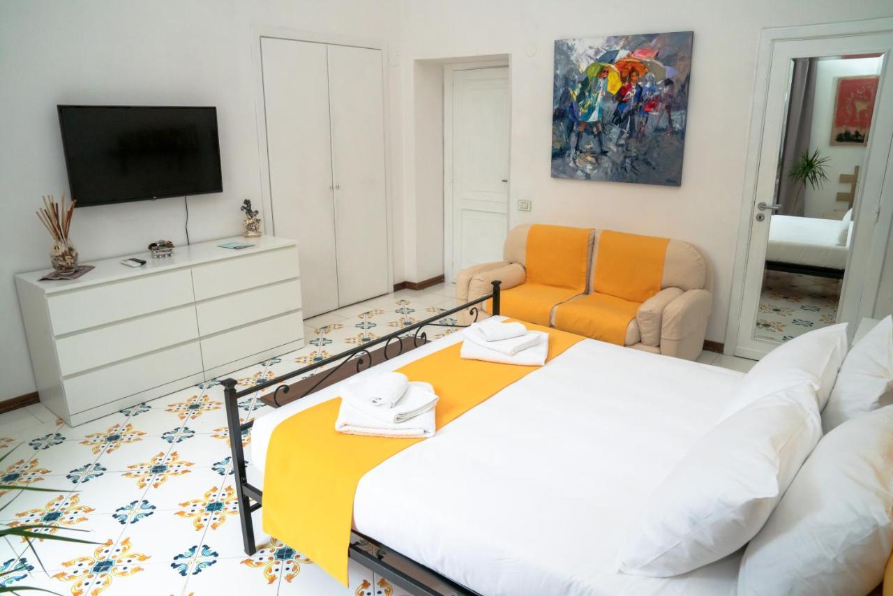 Le Stanze Di Sissi - Luxury Suites Napoli Ngoại thất bức ảnh